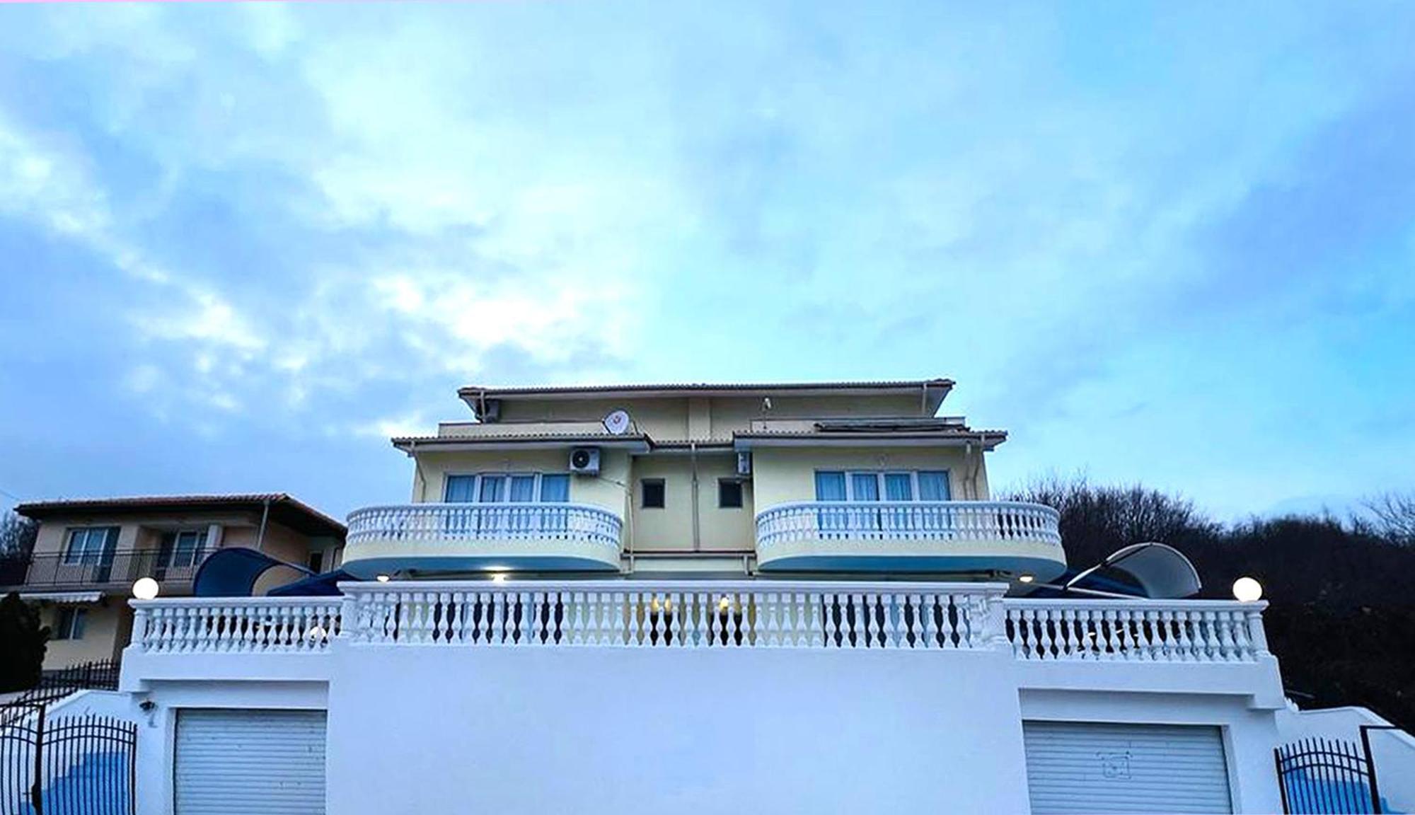 Villa Sorento Italian Neoclassica Baltsjik Eksteriør bilde
